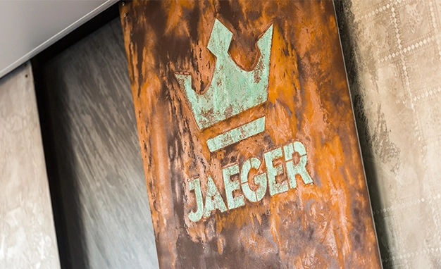 JOB & KARRIERE Jetzt bewerben!