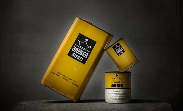 Drei antike Gebinde der Firma Jaeger in der Farbe Gelb