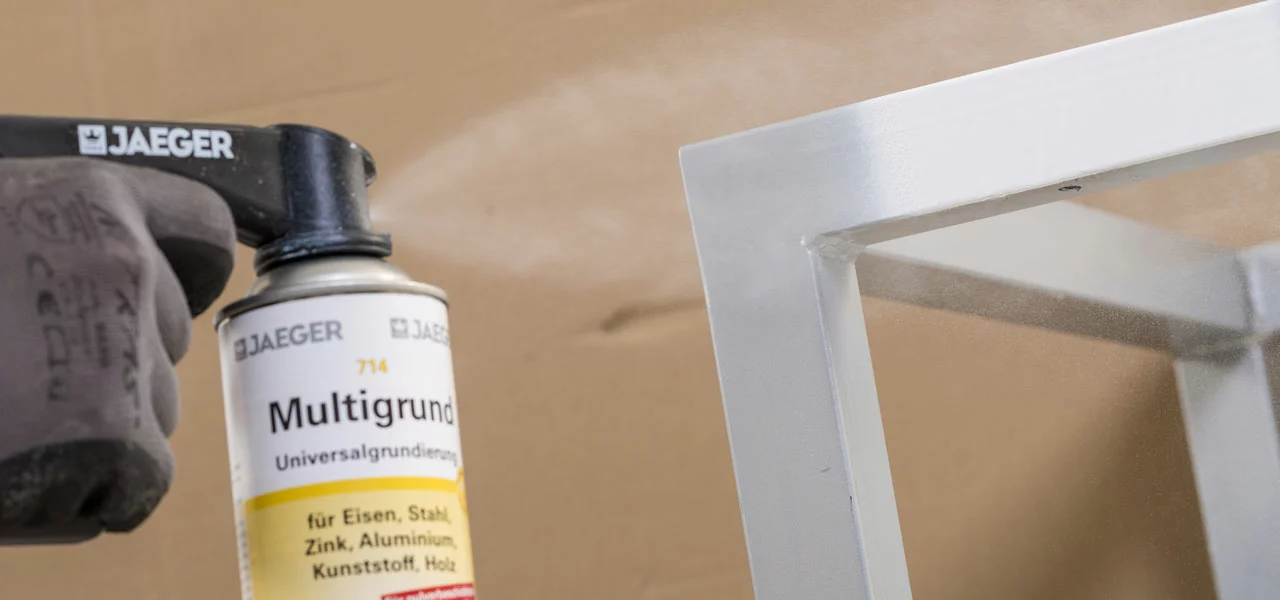 Metall grundieren - Multigrund