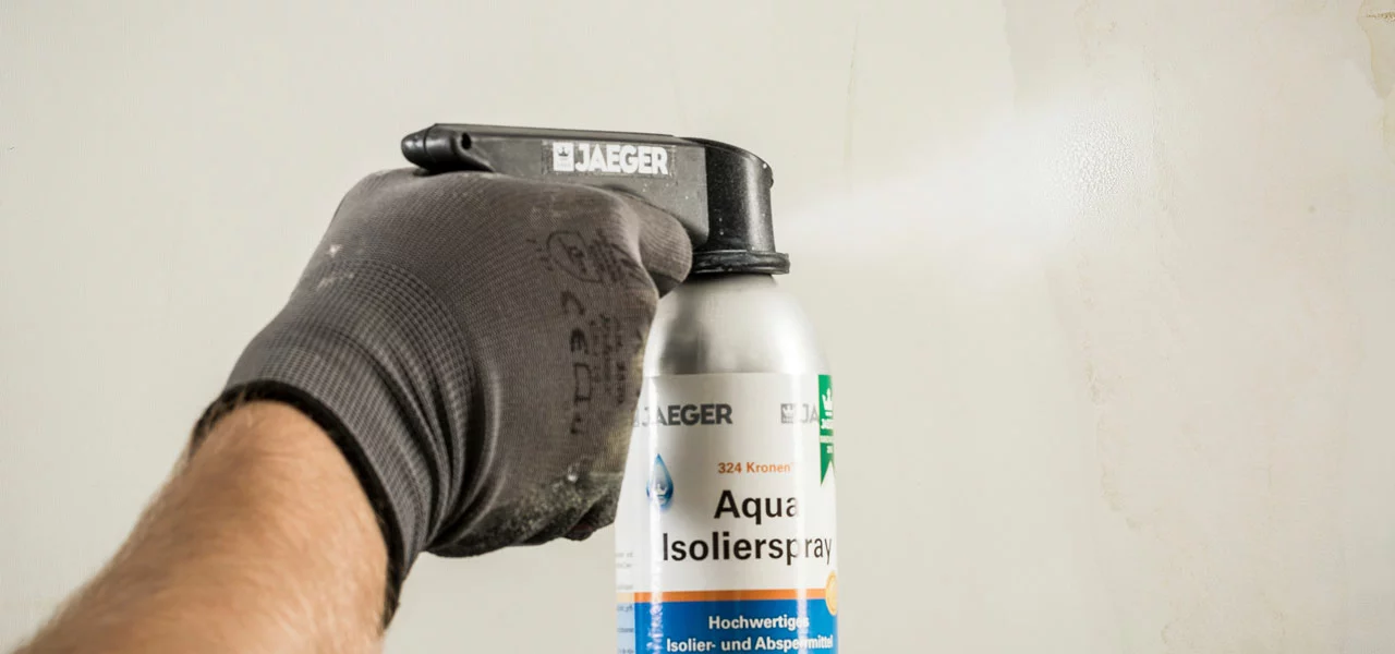 Isolierfarbe auf Wasserbasis sprühen