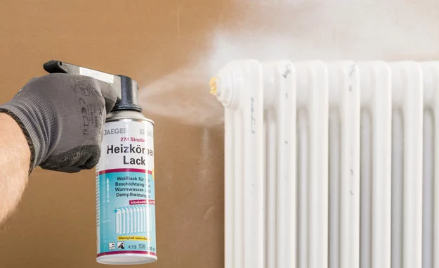 Die Heizung wird mir einem Heizungslack lackiert
