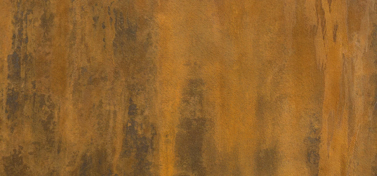 Rostwand in einem braun-rötlichen Farbton 