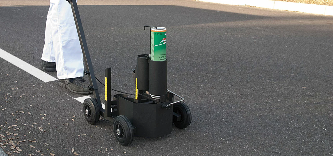 Nahaufnahme eines Markierwagens 