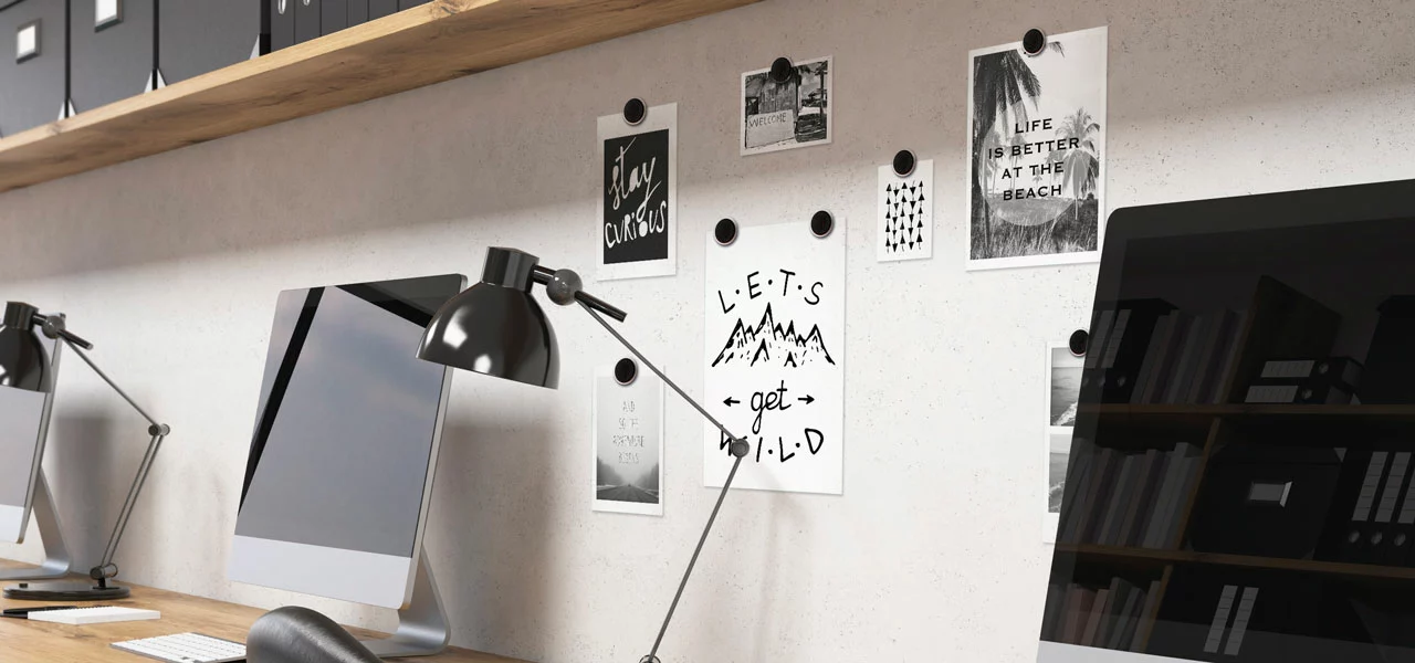 Magnetwand Magnetfarbe Homeoffice Arbeitsplatz Arbeitsplatz mit einer Wand, die mit Magnetfarbe bestrichen wurde